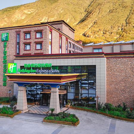 Holiday Inn Express Daocheng Yading, An Ihg Hotel Exterior foto